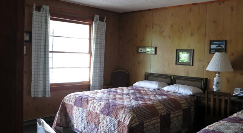 The Austin Inn Lake George Rum bild