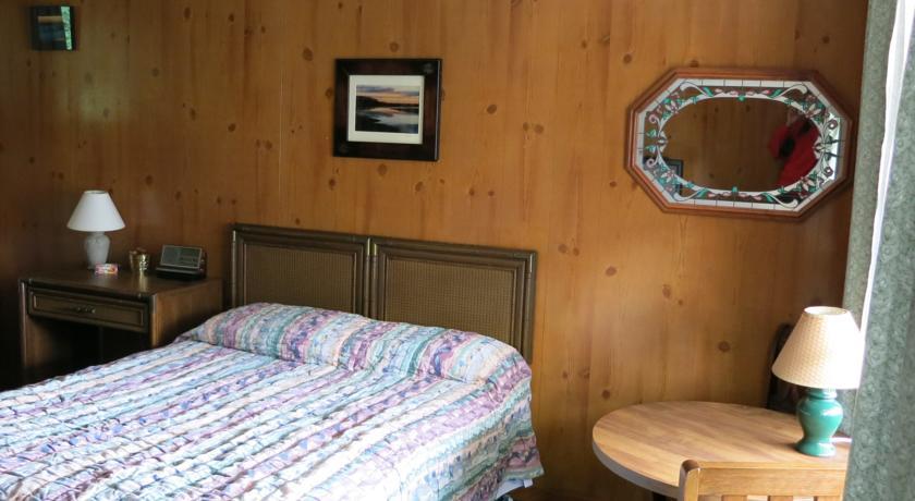The Austin Inn Lake George Rum bild