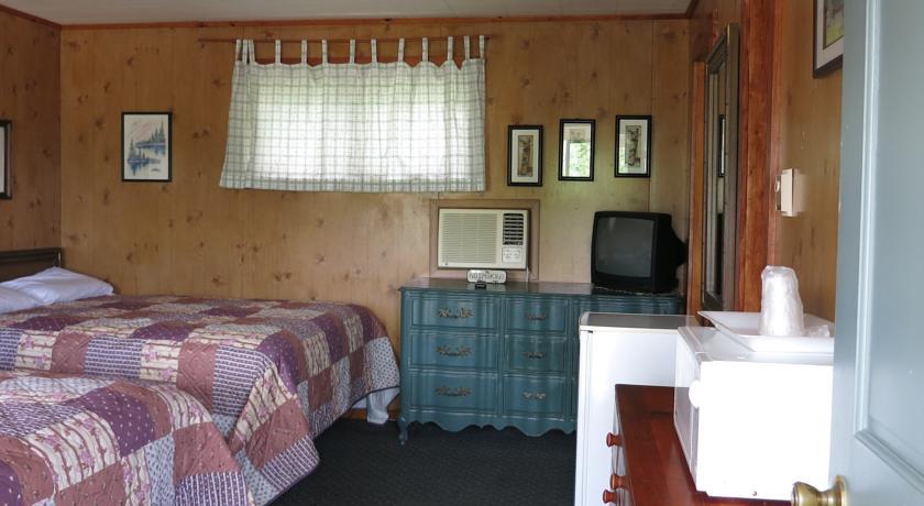 The Austin Inn Lake George Rum bild