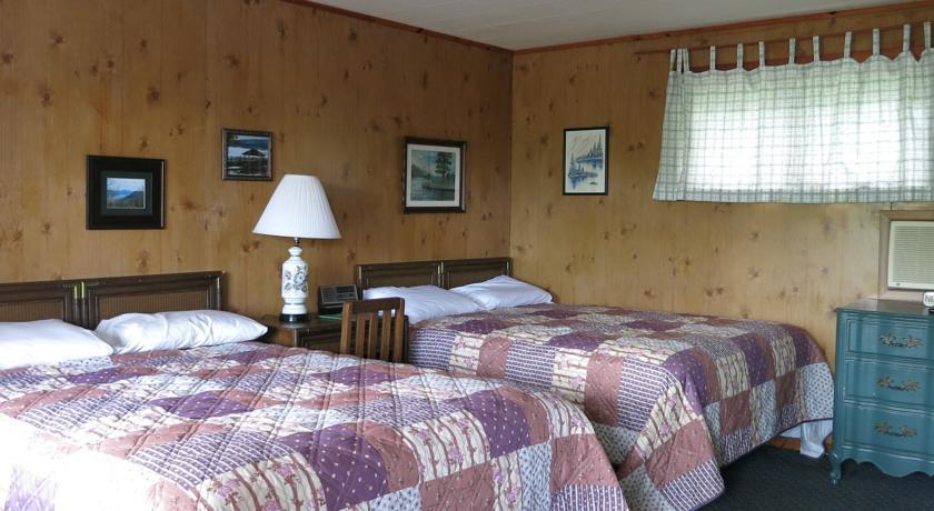 The Austin Inn Lake George Rum bild